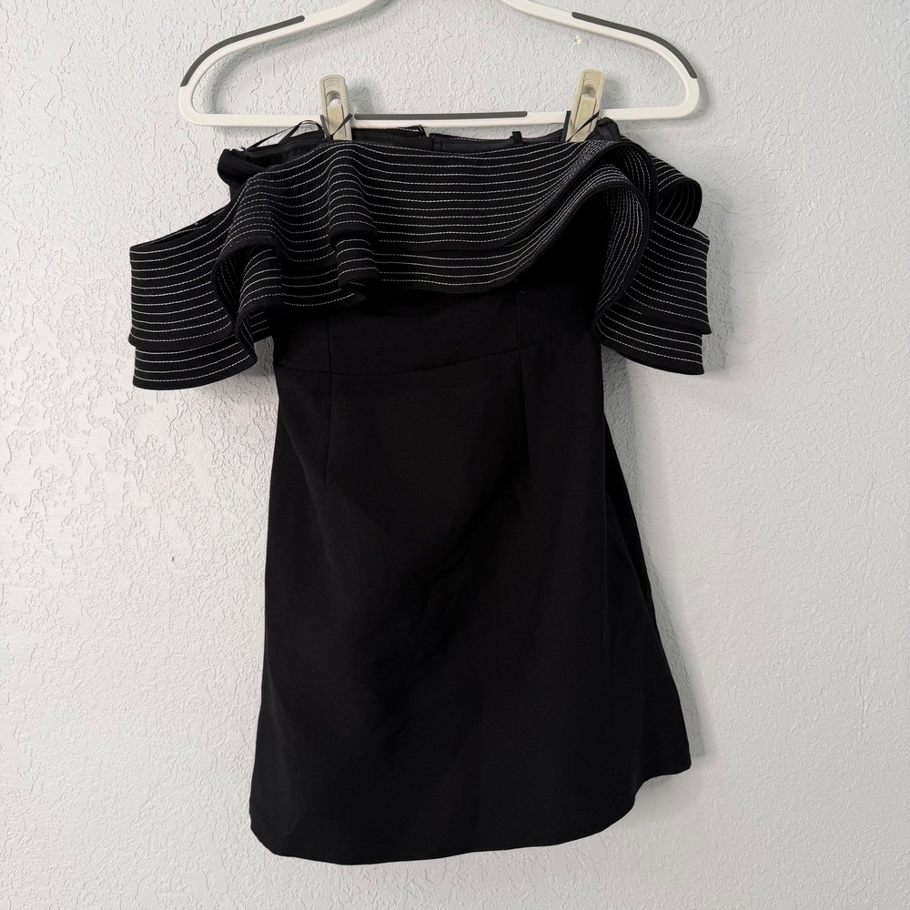 C/MEO COLLECTIVE‎ Black Off Shoulder Ruffle Mini Dress Contrast Stitch Small